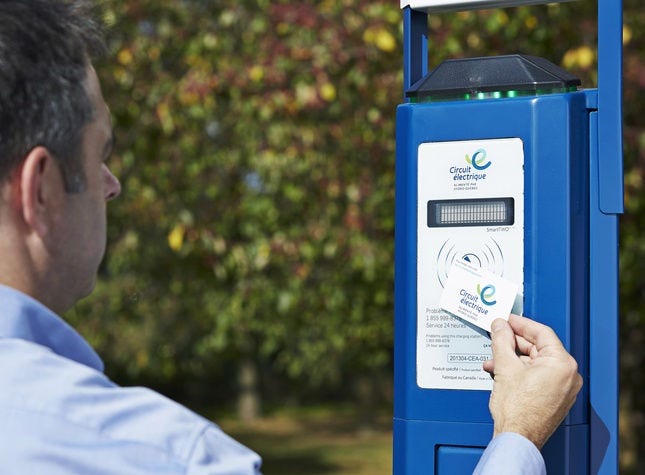 Photo recharge borne 240 volts