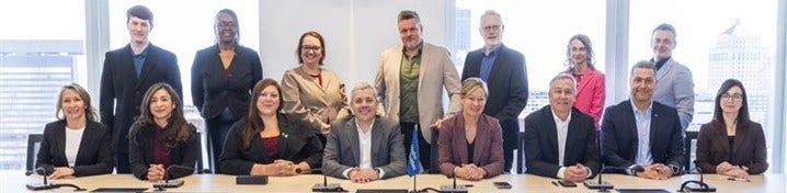 Photo de la signature de l'entente avec le SSPHQ