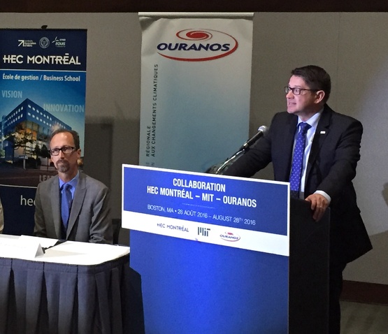 Éric Martel, PDG d'Hydro-Québec en conférence de presse à Boston