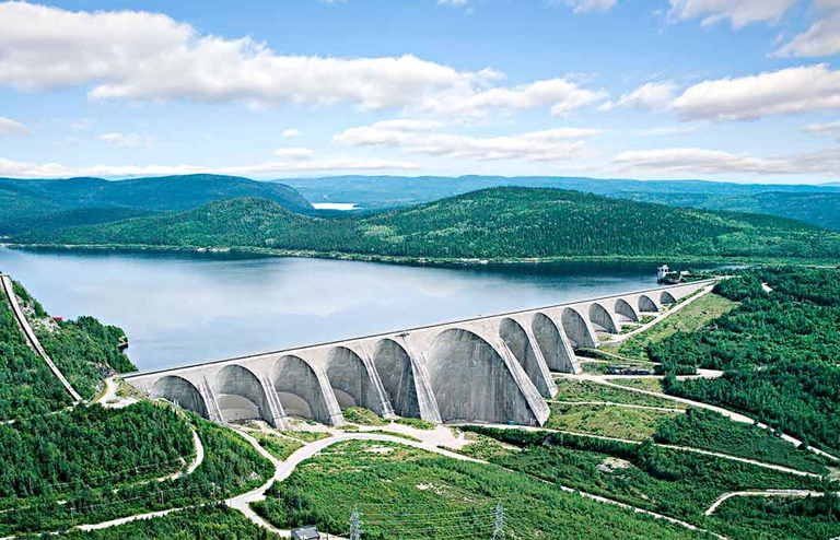 Barrage Daniel-Johnson (Manic-5) sur la Côte-Nord
